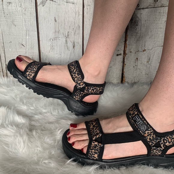 NWT Fila Andros Leopard Velcro Strap Sandal - Picture 2 of 8